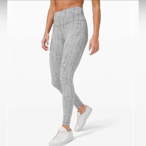 Lululemon Wunder Under High-Rise 28", *Luxtreme, like new, no flaws, size 6